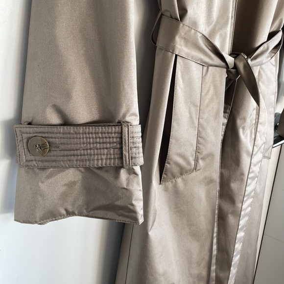 Metallic Beige Trench Coat size medium - Picture 4 of 8